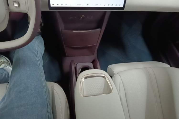 Used Zeekr X 2025 Four-Seater Rear-Drive Cube Version Gear Lever