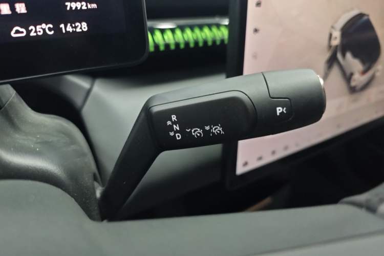 Used Zeekr X 2025 Four-Seater Rear-Drive Cube Version Gear Lever