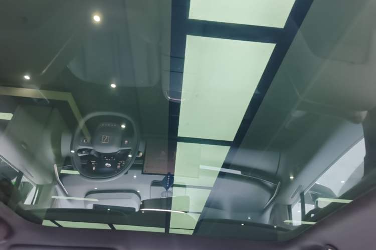 Used Zeekr X 2025 Four-Seater Rear-Drive Cube Version Headliner