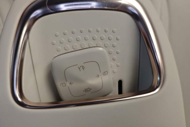 Used Zeekr X 2025 Four-Seater Rear-Drive Cube Version Interior 1