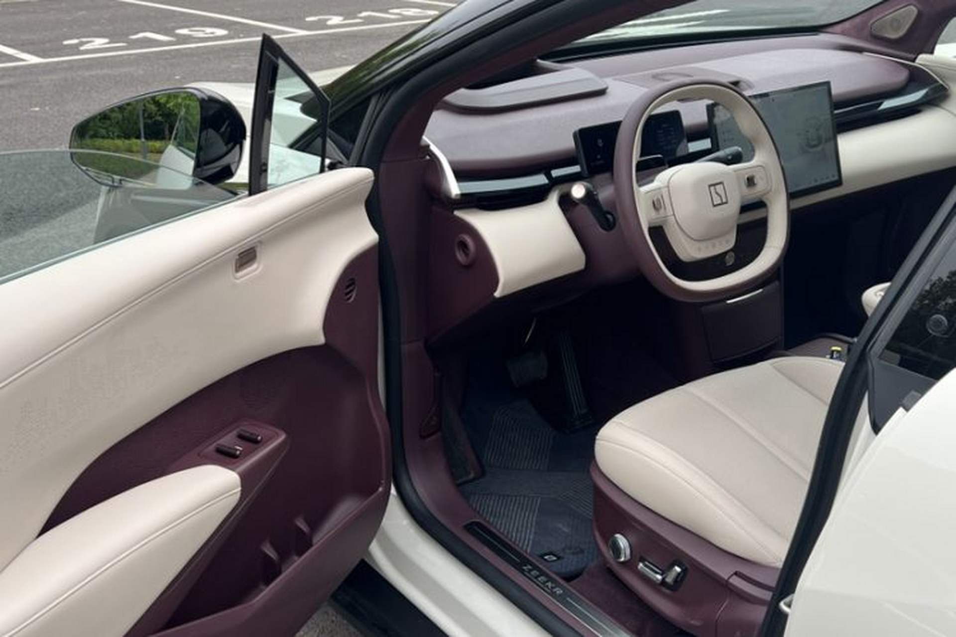 Used Zeekr X 2025 Four-Seater Rear-Drive Cube Version Interior 3