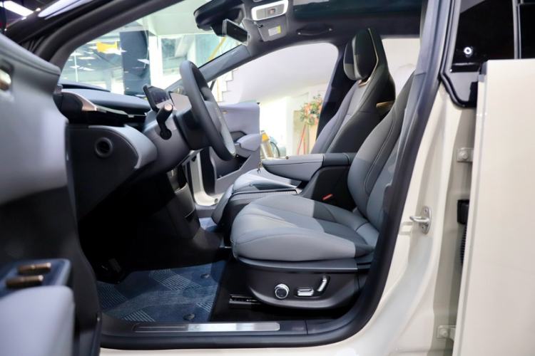 Used Zeekr X 2025 Four-Seater Rear-Drive Cube Version Interior 4