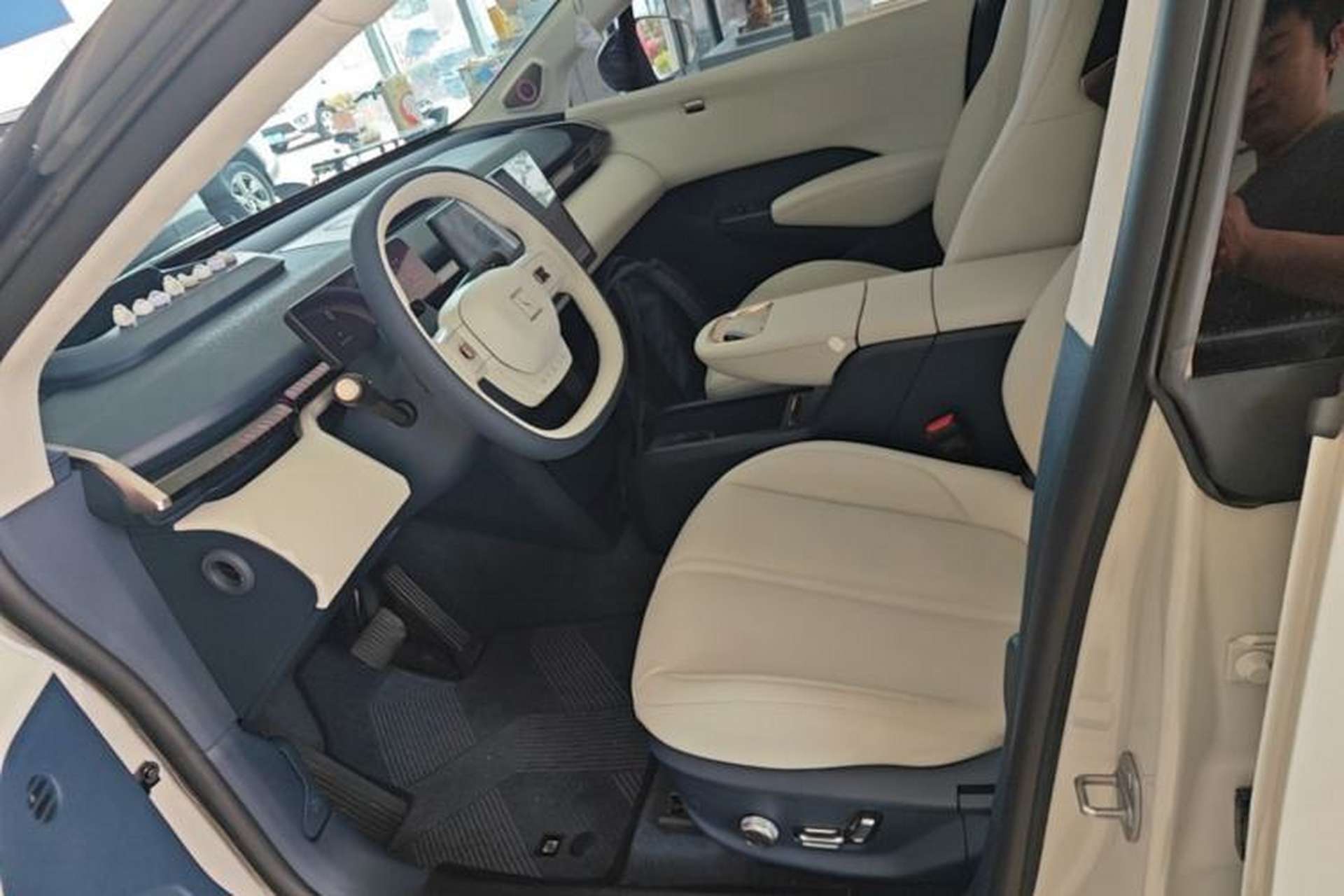 Used Zeekr X 2025 5-Seater Rear-Drive Version Left Front Seat