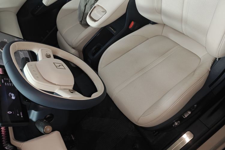 Used Zeekr X 2025 Four-Seater Rear-Drive Cube Version Left Front Seat