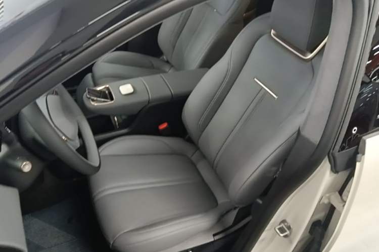 Used Zeekr X 2025 Four-Seater Rear-Drive Cube Version Left Front Seat