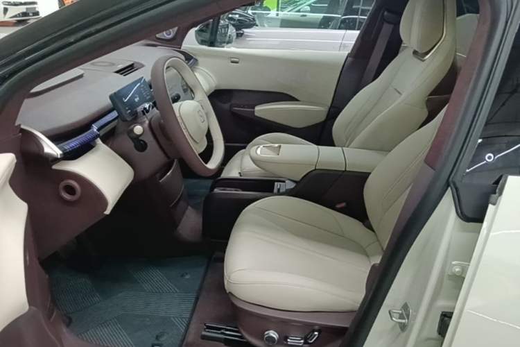 Used Zeekr X 2025 Four-Seater Rear-Drive Cube Version Left Front Seat