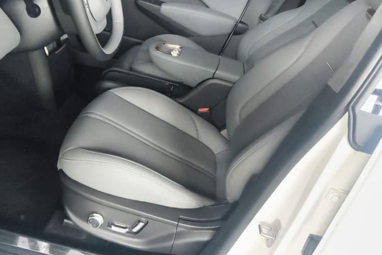Used Zeekr X 2025 Four-Seater Rear-Drive Cube Version Left Front Seat