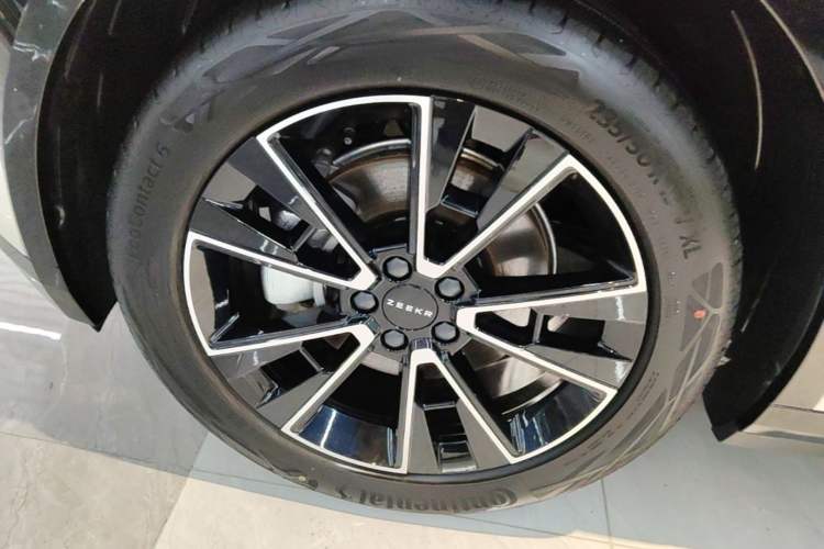 Used Zeekr X 2025 Four-Seater Rear-Drive Cube Version Left Front Wheel Hub