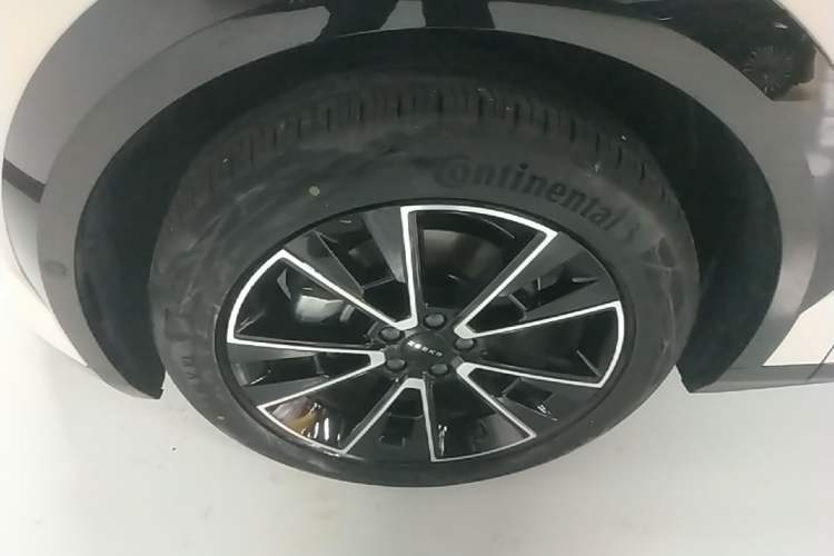 Used Zeekr X 2025 Four-Seater Rear-Drive Cube Version Left Front Wheel Hub