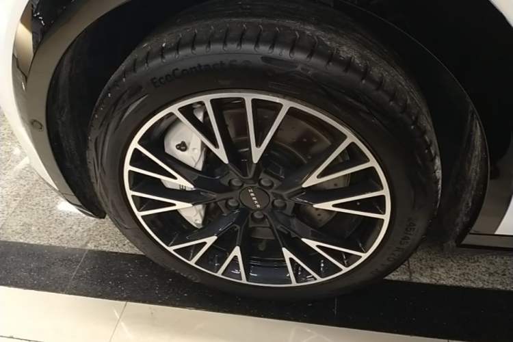 Used Zeekr X 2025 Four-Seater Rear-Drive Cube Version Left Front Wheel Hub