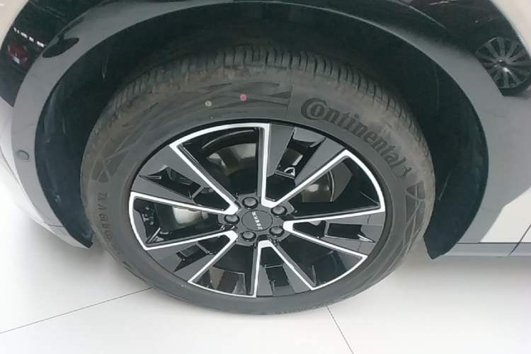 Used Zeekr X 2025 Four-Seater Rear-Drive Cube Version Left Front Wheel Hub