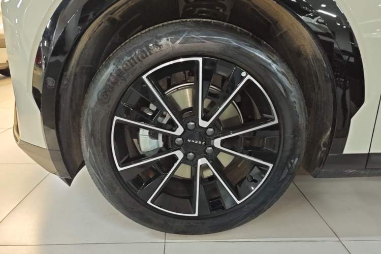 Used Zeekr X 2025 Four-Seater Rear-Drive Cube Version Left Front Wheel Hub