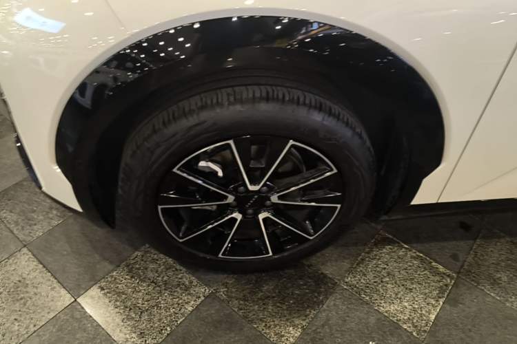 Used Zeekr X 2025 5-Seater Long-Range Version Left Front Wheel Hub