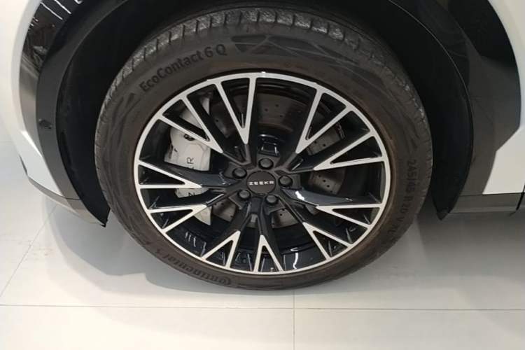Used Zeekr X 2025 Four-Seater Rear-Drive Cube Version Left Front Wheel Hub