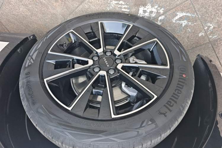 Used Zeekr X 2025 Four-Seater Rear-Drive Cube Version Left Front Wheel Hub