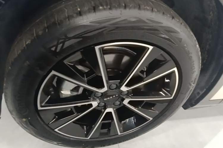 Used Zeekr X 2025 Four-Seater Rear-Drive Cube Version Left Front Wheel Hub