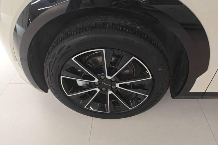 Used Zeekr X 2025 5-Seater Long-Range Version Left Front Wheel Hub