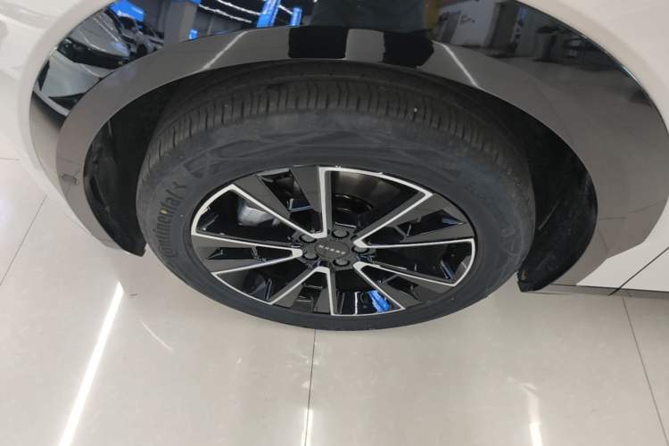 Used Zeekr X 2025 Four-Seater Rear-Drive Cube Version Left Front Wheel Hub