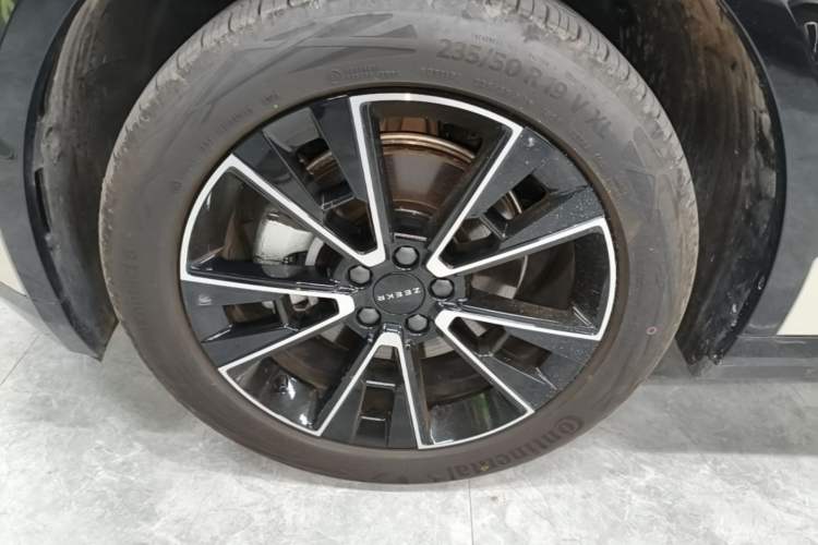 Used Zeekr X 2025 Four-Seater Rear-Drive Cube Version Left Front Wheel Hub