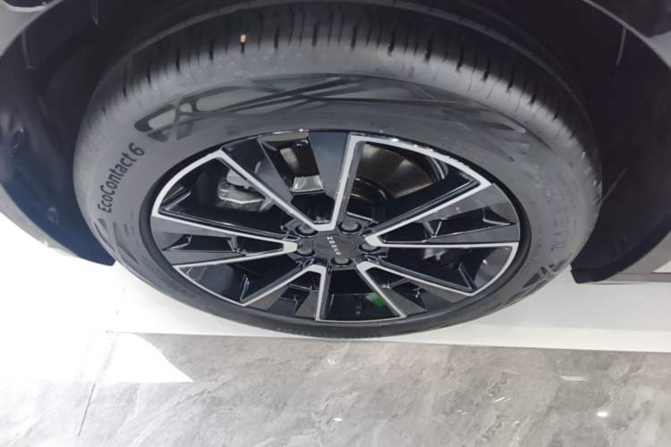 Used Zeekr X 2025 Four-Seater Rear-Drive Cube Version Left Front Wheel Hub