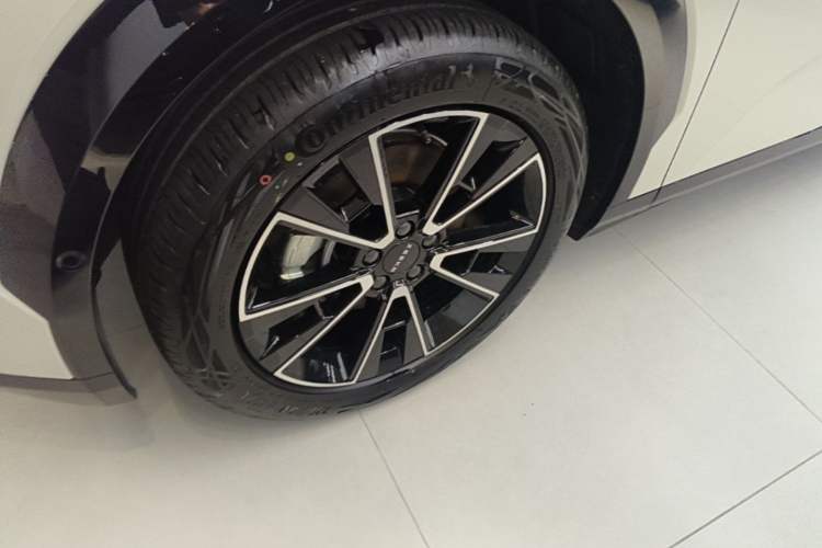 Used Zeekr X 2025 Four-Seater Rear-Drive Cube Version Left Front Wheel Hub