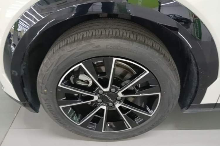 Used Zeekr X 2025 Four-Seater Rear-Drive Cube Version Left Front Wheel Hub