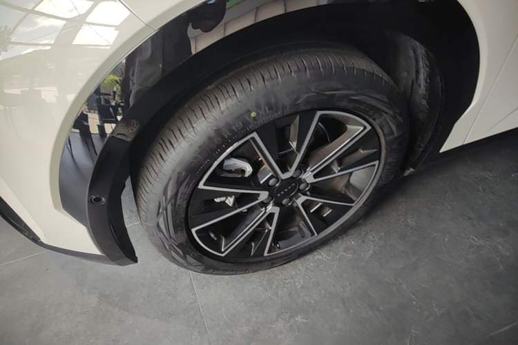 Used Zeekr X 2025 Four-Seater Rear-Drive Cube Version Left Front Wheel Hub