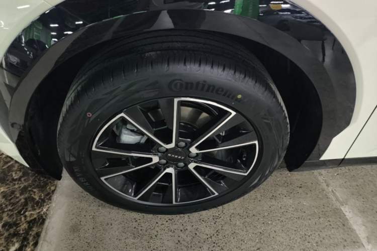 Used Zeekr X 2025 Four-Seater Rear-Drive Cube Version Left Front Wheel Hub
