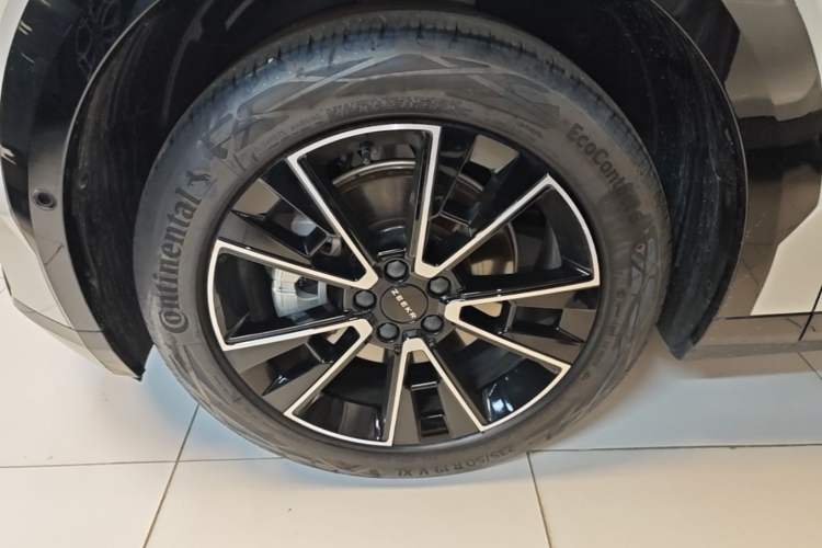 Used Zeekr X 2025 Four-Seater Rear-Drive Cube Version Left Front Wheel Hub