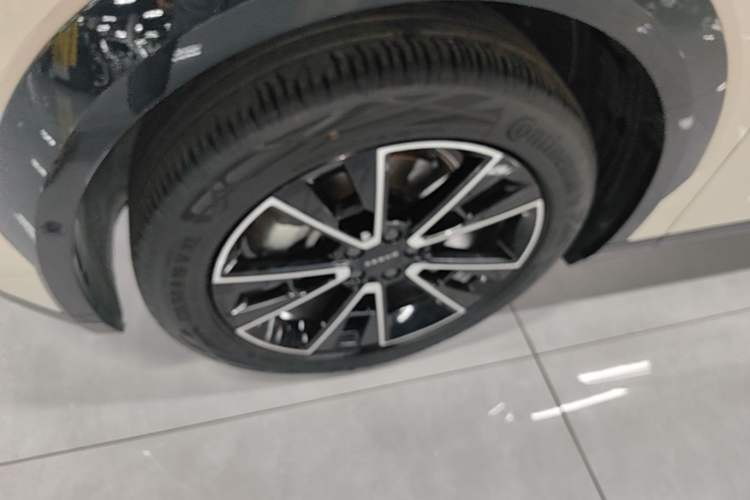 Used Zeekr X 2025 Four-Seater Rear-Drive Cube Version Left Front Wheel Hub