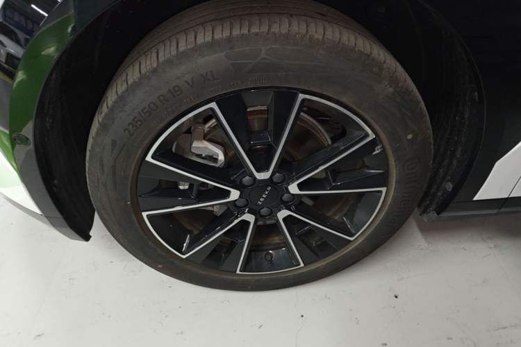 Used Zeekr X 2025 5-Seater Long-Range Version Left Front Wheel Hub