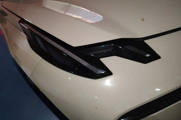 Used Zeekr X 2025 Four-Seater Rear-Drive Cube Version Right Front Headlight