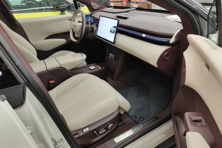 Used Zeekr X 2025 Four-Seater Rear-Drive Cube Version Right Front Seat