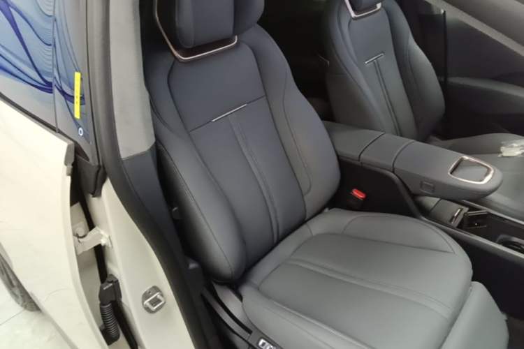 Used Zeekr X 2025 Four-Seater Rear-Drive Cube Version Right Front Seat