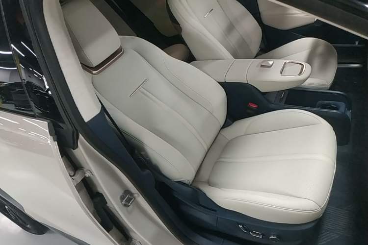 Used Zeekr X 2025 5-Seater Long-Range Version Right Front Seat