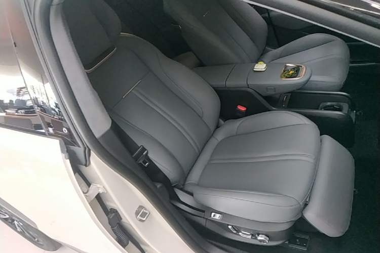 Used Zeekr X 2025 Four-Seater Rear-Drive Cube Version Right Front Seat