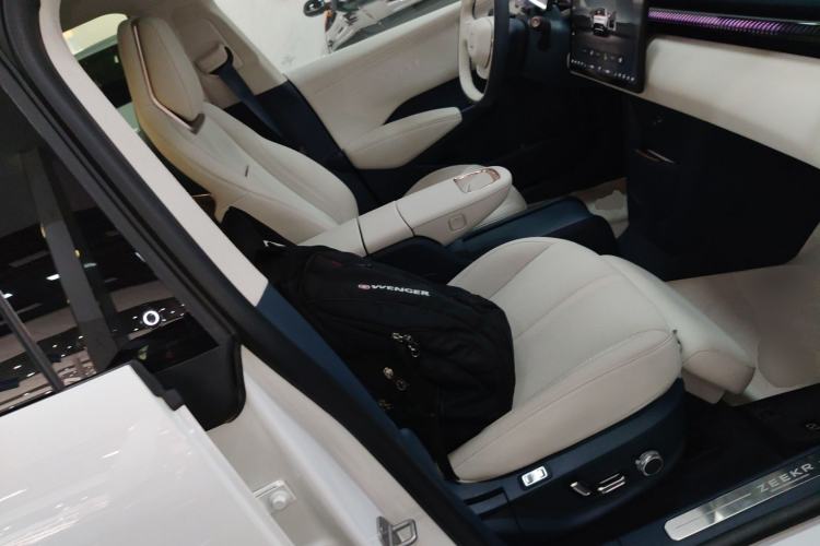 Used Zeekr X 2025 Four-Seater Rear-Drive Cube Version Right Front Seat