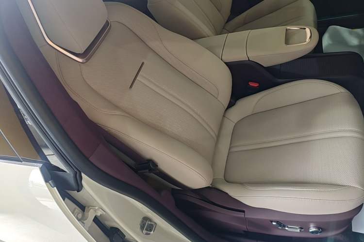 Used Zeekr X 2025 5-Seater Long-Range Version Right Front Seat