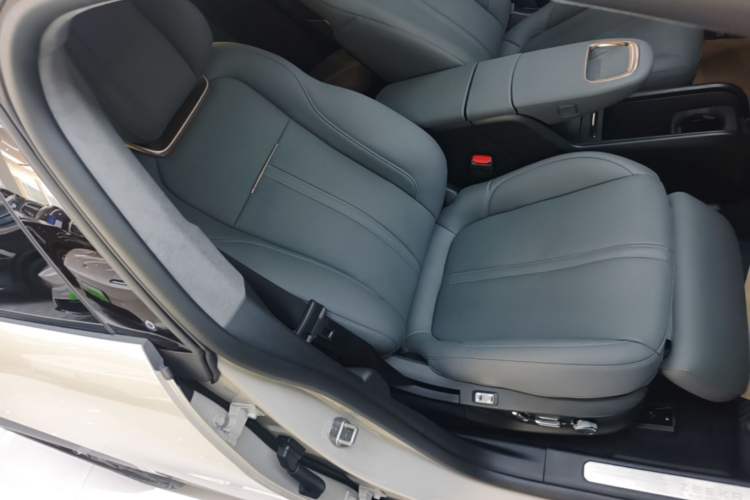 Used Zeekr X 2025 Four-Seater Rear-Drive Cube Version Right Front Seat