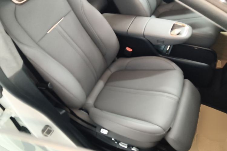 Used Zeekr X 2025 Four-Seater Rear-Drive Cube Version Right Front Seat