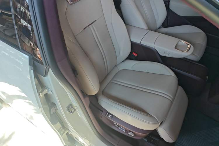 Used Zeekr X 2025 Four-Seater Rear-Drive Cube Version Right Front Seat