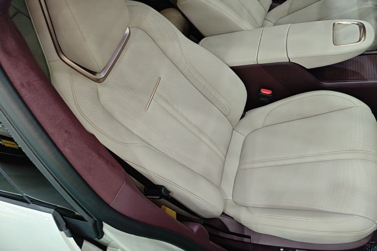 Used Zeekr X 2025 5-Seater Long-Range Version Right Front Seat