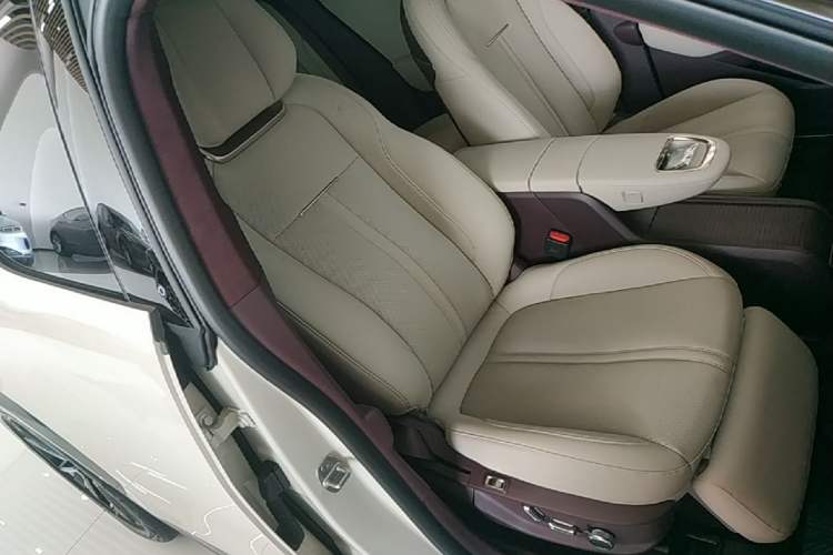Used Zeekr X 2025 Four-Seater Rear-Drive Cube Version Right Front Seat