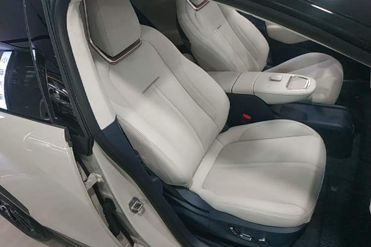 Used Zeekr X 2025 5-Seater Long-Range Version Right Front Seat