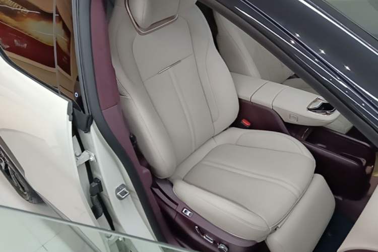 Used Zeekr X 2025 Four-Seater Rear-Drive Cube Version Right Front Seat