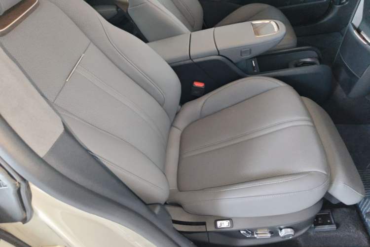 Used Zeekr X 2025 Four-Seater Rear-Drive Cube Version Right Front Seat