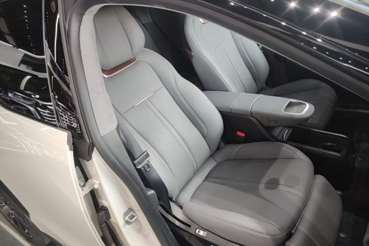 Used Zeekr X 2025 Four-Seater Rear-Drive Cube Version Right Front Seat