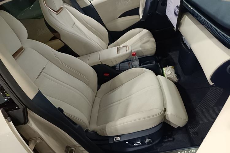 Used Zeekr X 2025 Four-Seater Rear-Drive Cube Version Right Front Seat