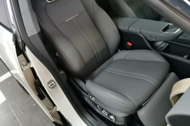 Used Zeekr X 2025 Four-Seater Rear-Drive Cube Version Right Front Seat