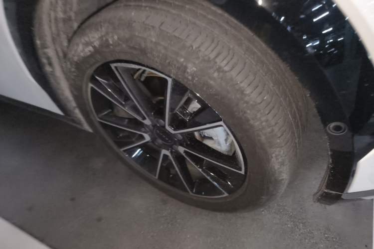 Used Zeekr X 2025 5-Seater Four-Wheel Drive Sport Version Right Front Wheel Hub
